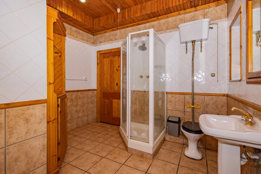 5 Bedroom Property for Sale in Langerug Western Cape